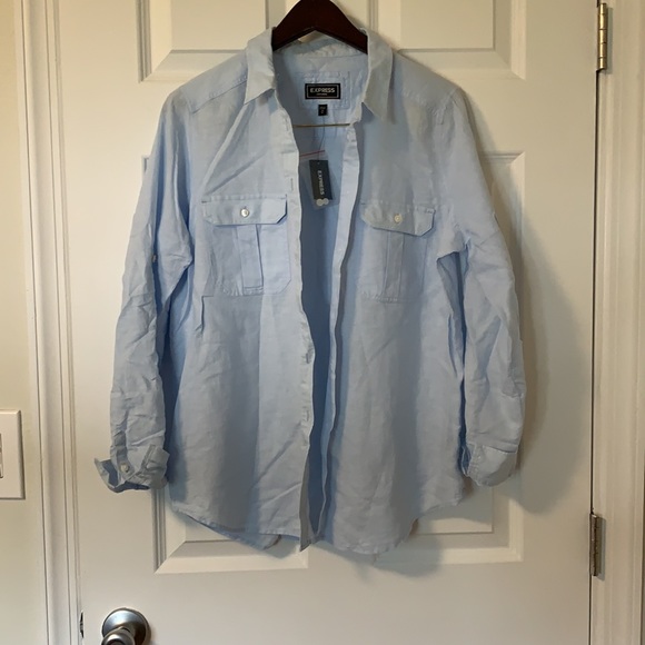 Express Women’s Button-Down. - Picture 3 of 4